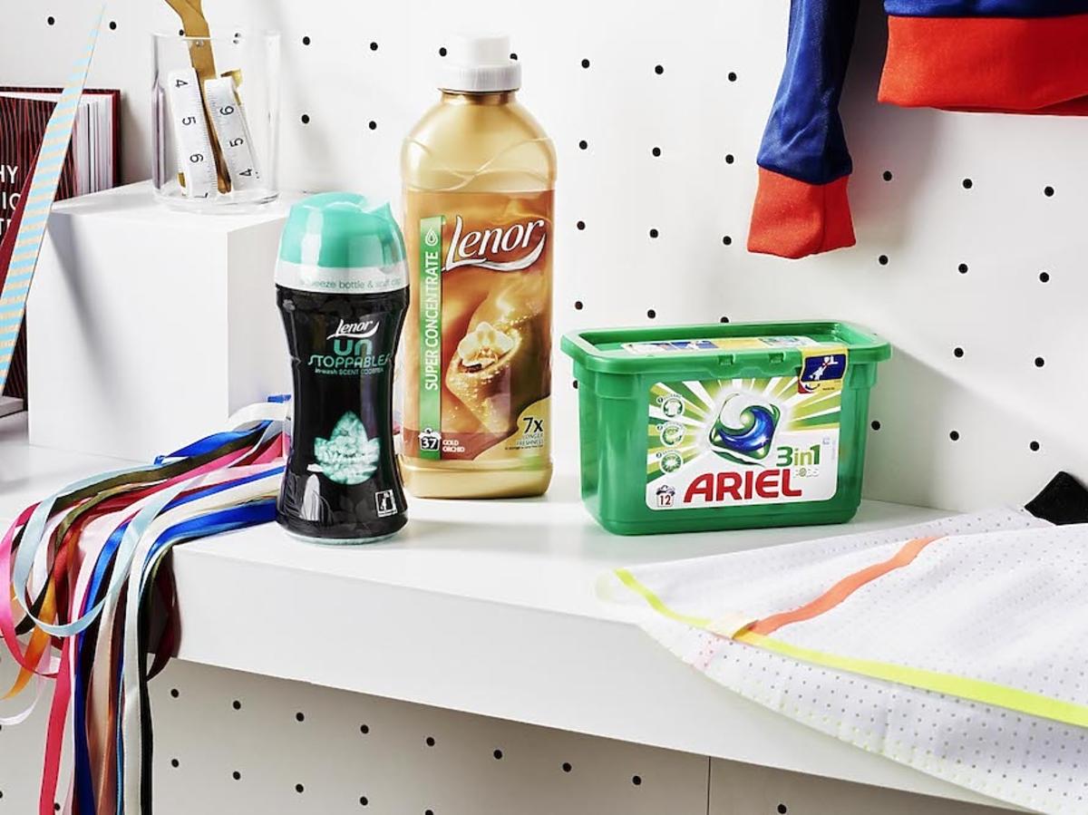 Proszek do prania Ariel i produkty do pielęgnacji tkanin Lenor