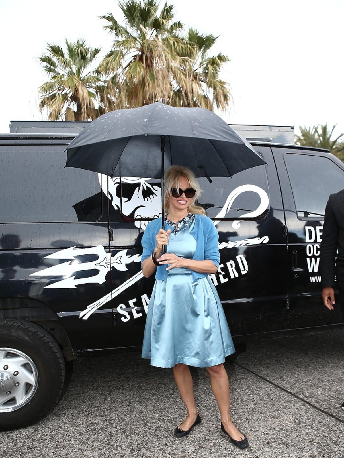 Seksowna Pamela Anderson w nieudanej stylizacji w Cannes