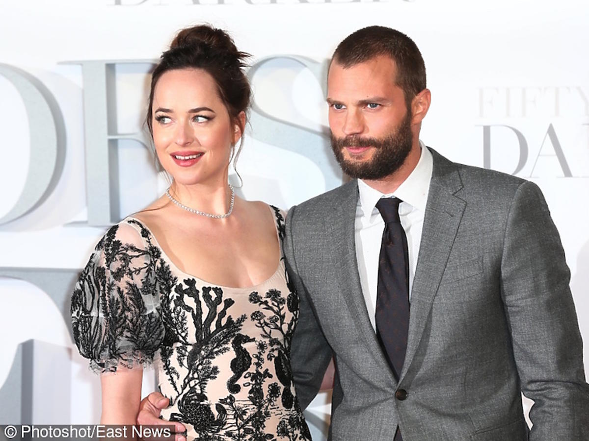 Dakota Johnson i Jamie Dornan na premierze Ciemniejszej strony Greya w Londynie