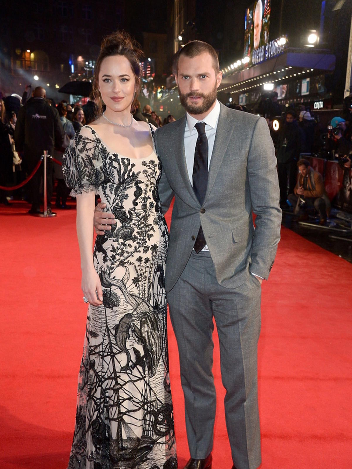 Dakota Johnson i Jamie Dornan w Londynie na premierze 2 części Greya