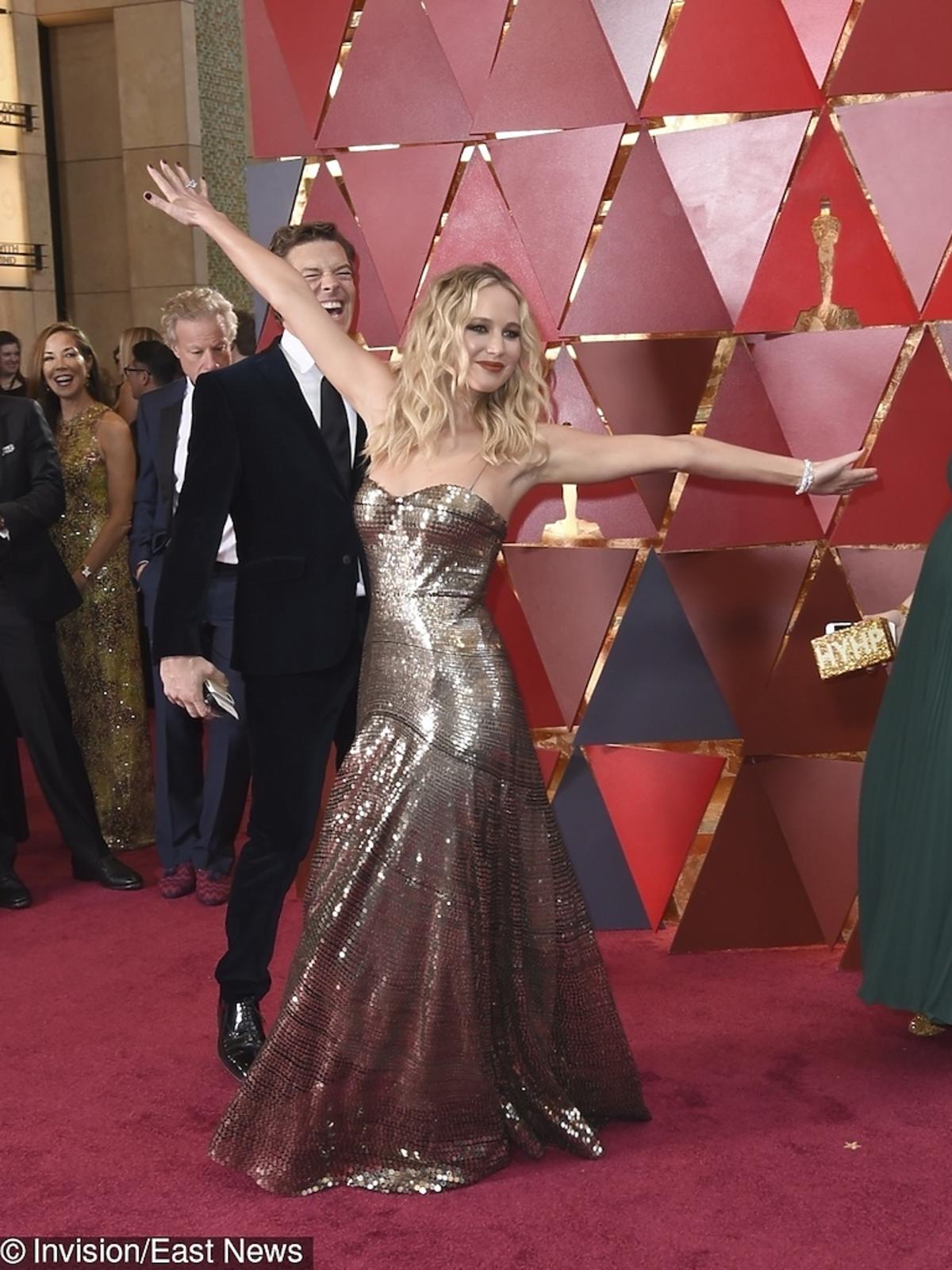 Jennifer Lawrence na czerwonym dywanie na Oscarach 2018