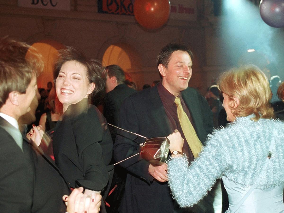 Krzysztof Ibisz, Anna Ibisz tańczą na Balu Dziennikarzy 2001
