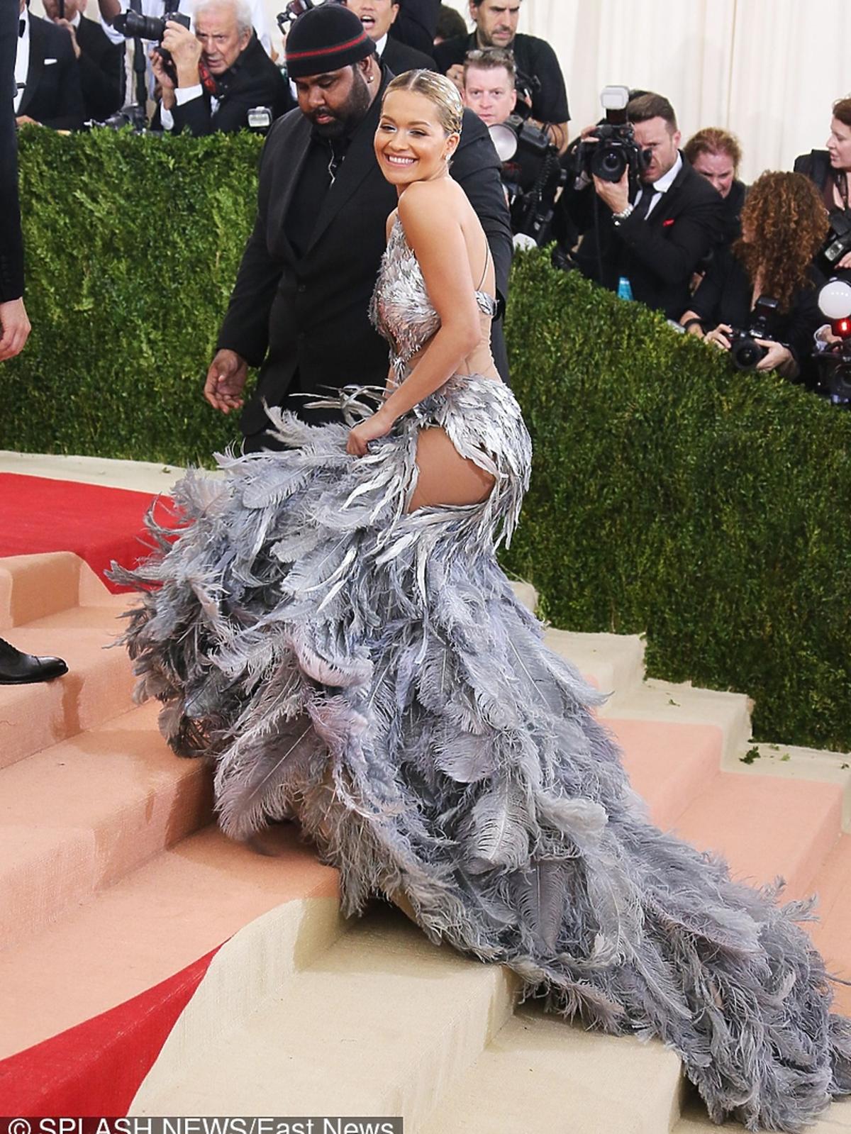 Rita Ora na MET Gala 2016 w Nowym Jorku