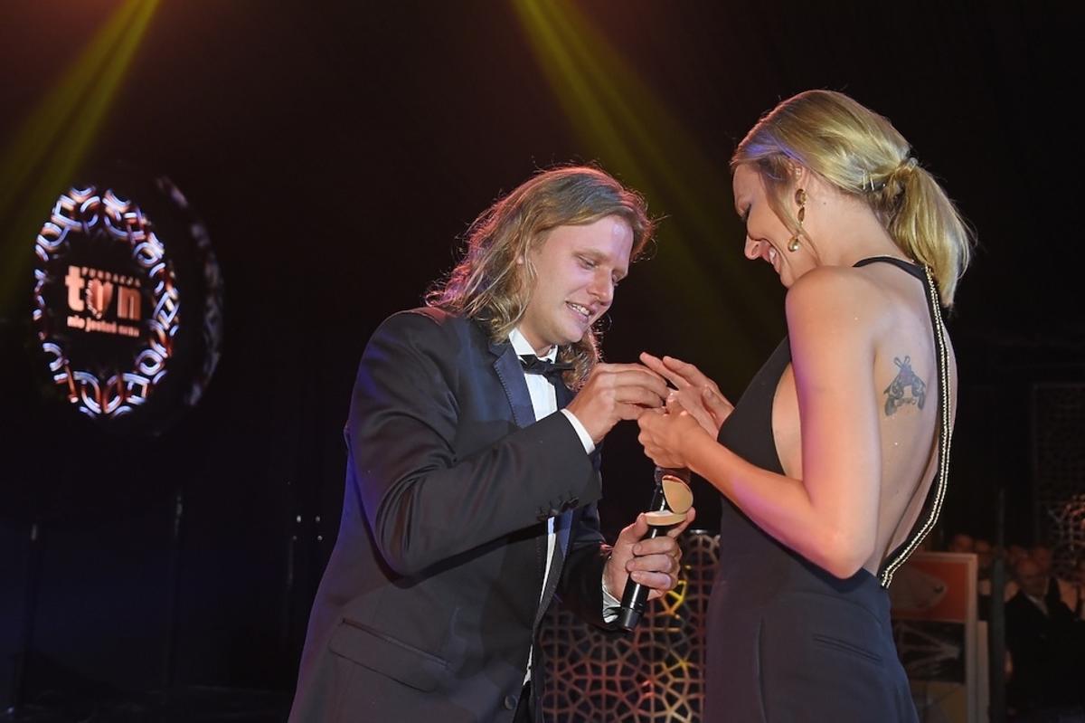 Agnieszka Szulim i Piotr Woźniak-Starak zaręczny na balu TVN