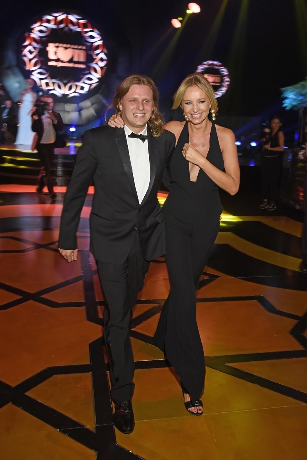 Agnieszka Szulim i Piotr Woźniak-Starak zaręczny na balu TVN