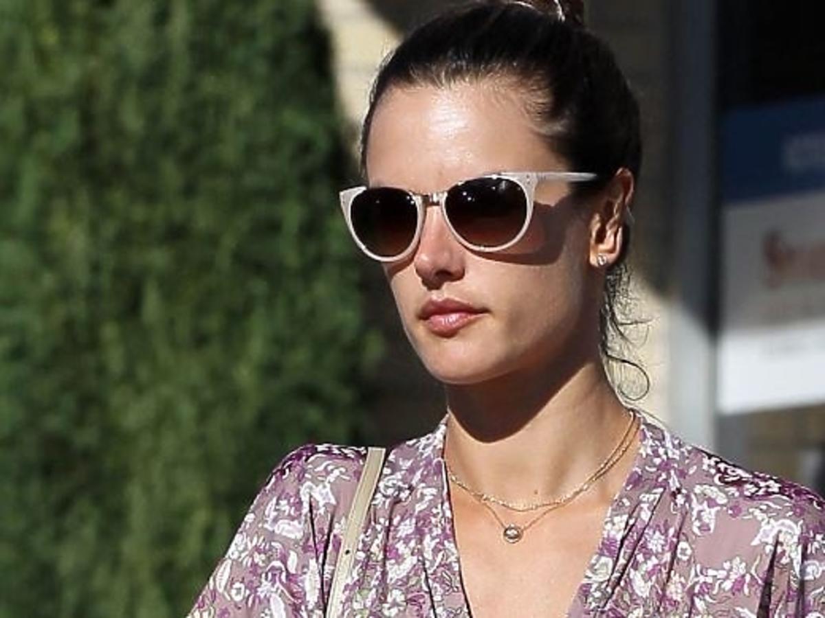 Alessandra Ambrossio z córką na zakupach