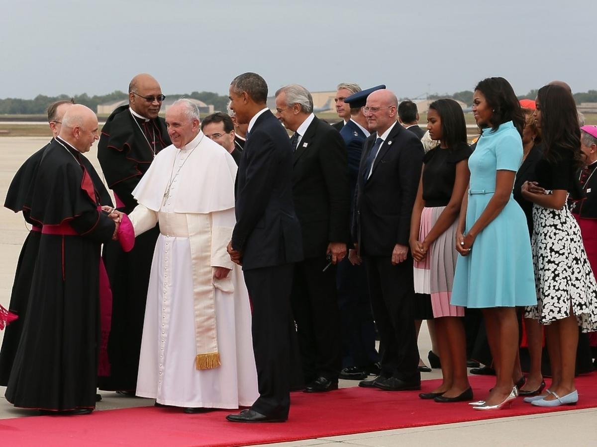 Barack Obama z rodziną przywitał Papieża Franciszka na lotnisku