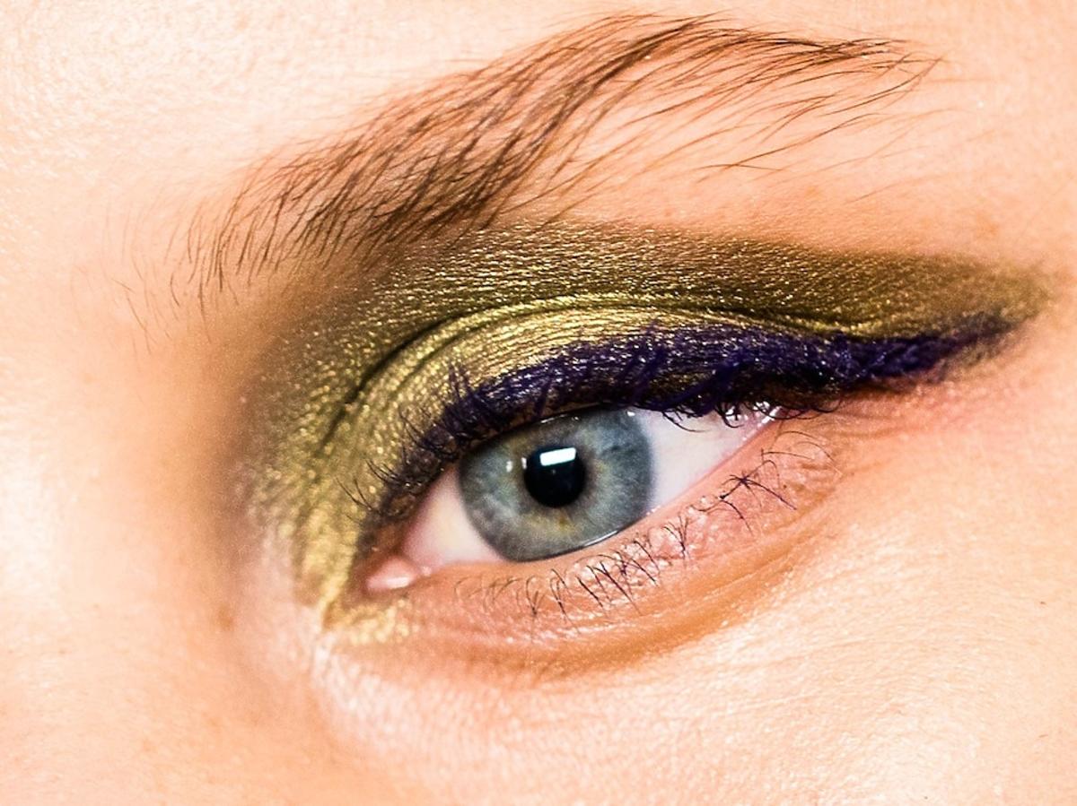 Makijaż na jesień - metaliczne smoky eye