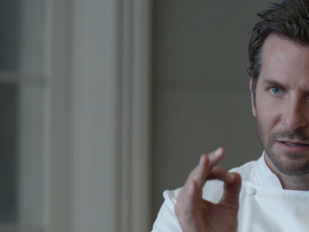 Bradley Cooper w białym fartuchu szefa kuchni