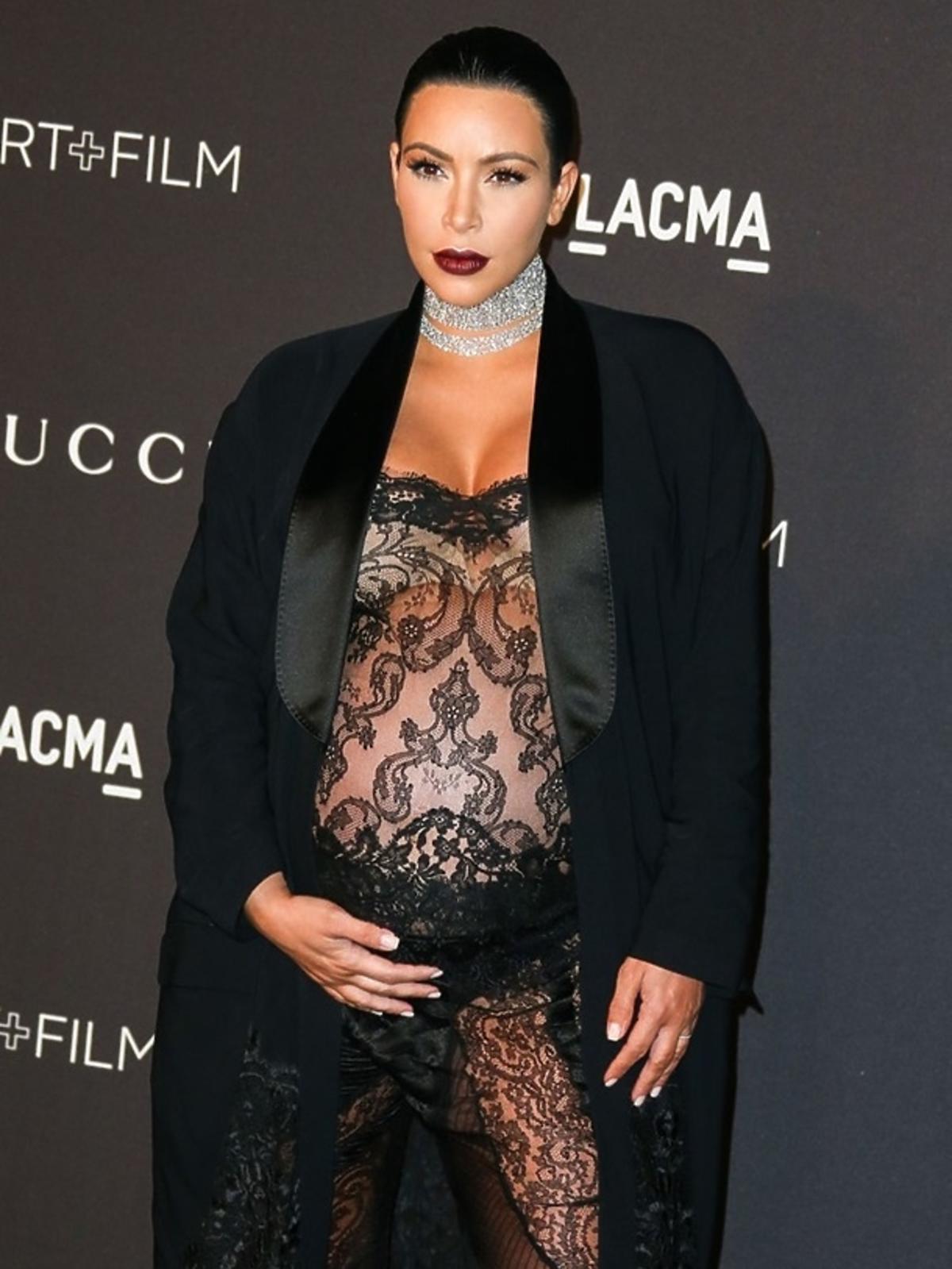Kim Kardashian w koronkowej kreacji