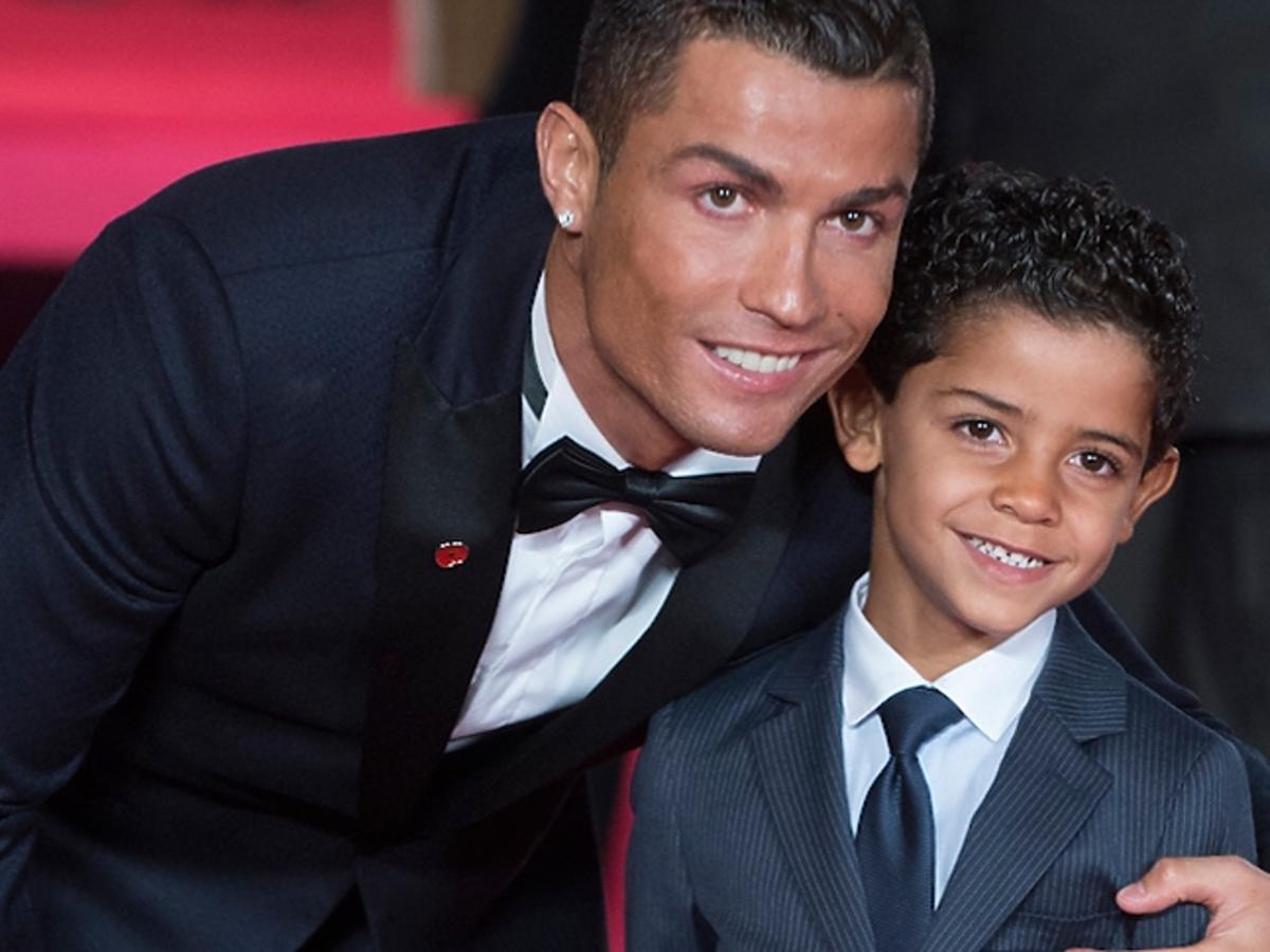 Cristiano Ronaldo z synem i mamą na premierze filmu "Ronaldo"