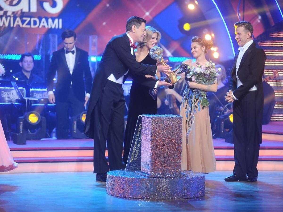 Ewelina Lisowska i Tomasz Barański wygrali Taniec z Gwiazdami