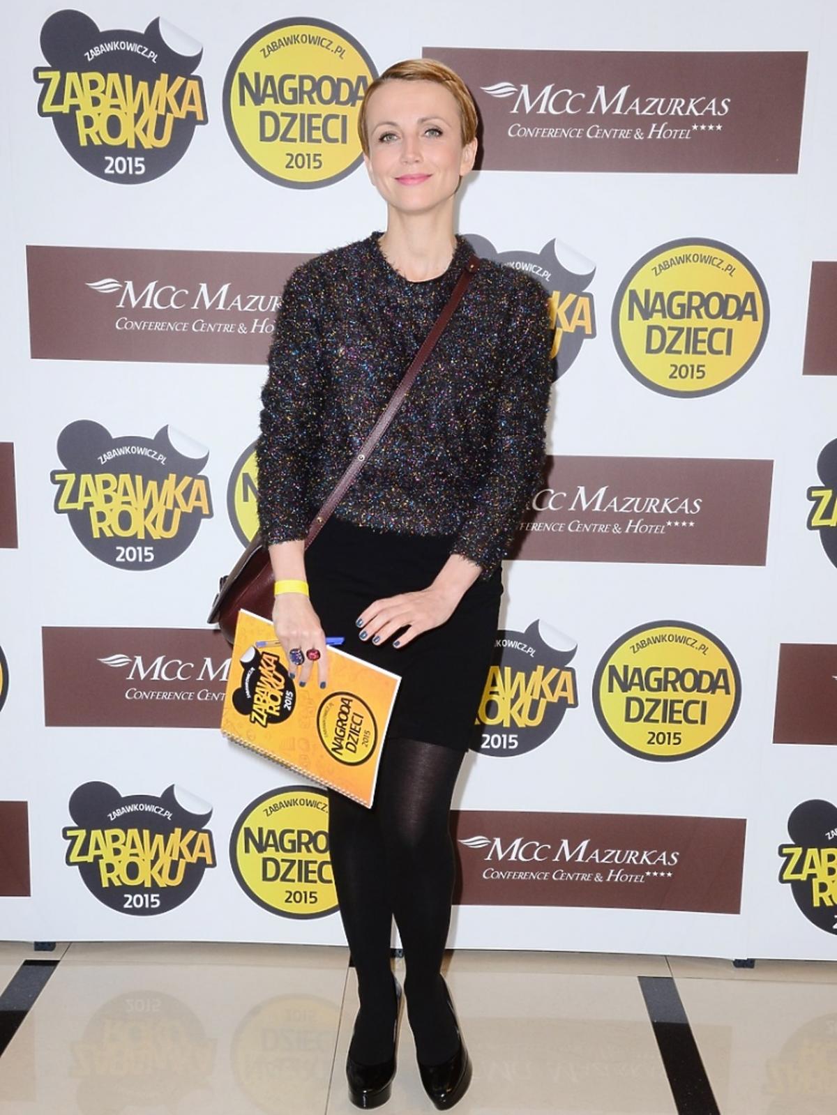 Katarzyna Zielińska w świecącym sweterku 