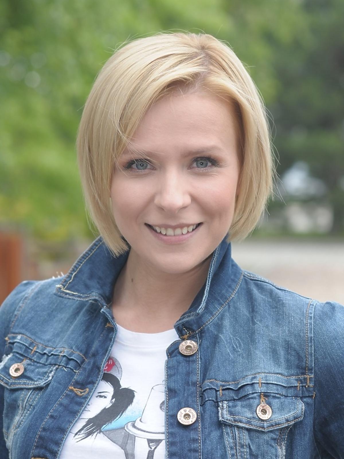 Aneta Zając w krótkich włosach w serialu Pierwsza Miłośc z 2012 roku