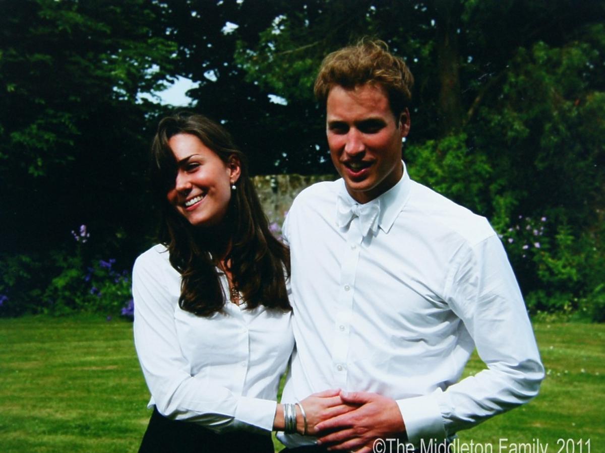Zdjęcie z archiwum rodziny Middleton. 06.2005 Kate Middleton i książę William w dniu ukończenia studiów na Uniwersytecie św. Andrzeja w Szkocji
