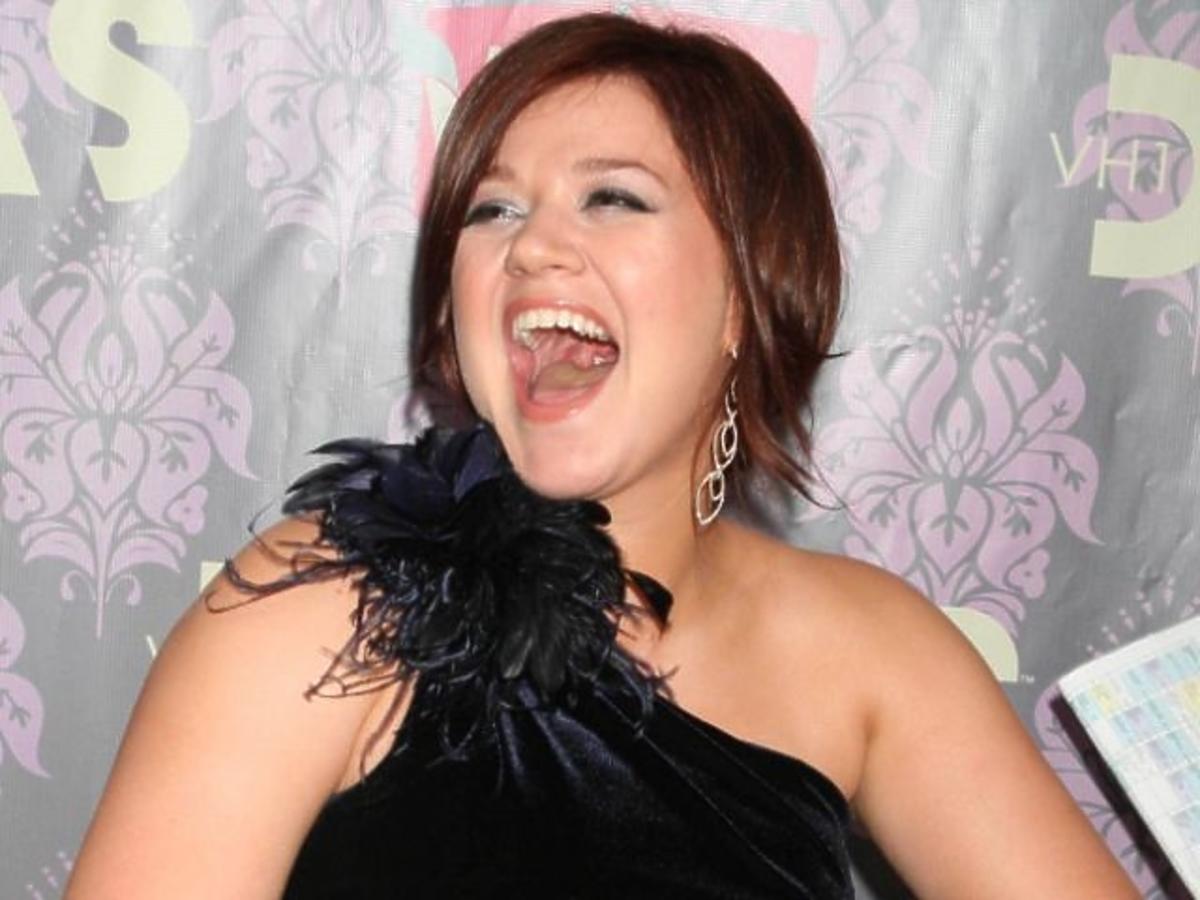 Kelly Clarkson with Short Hair