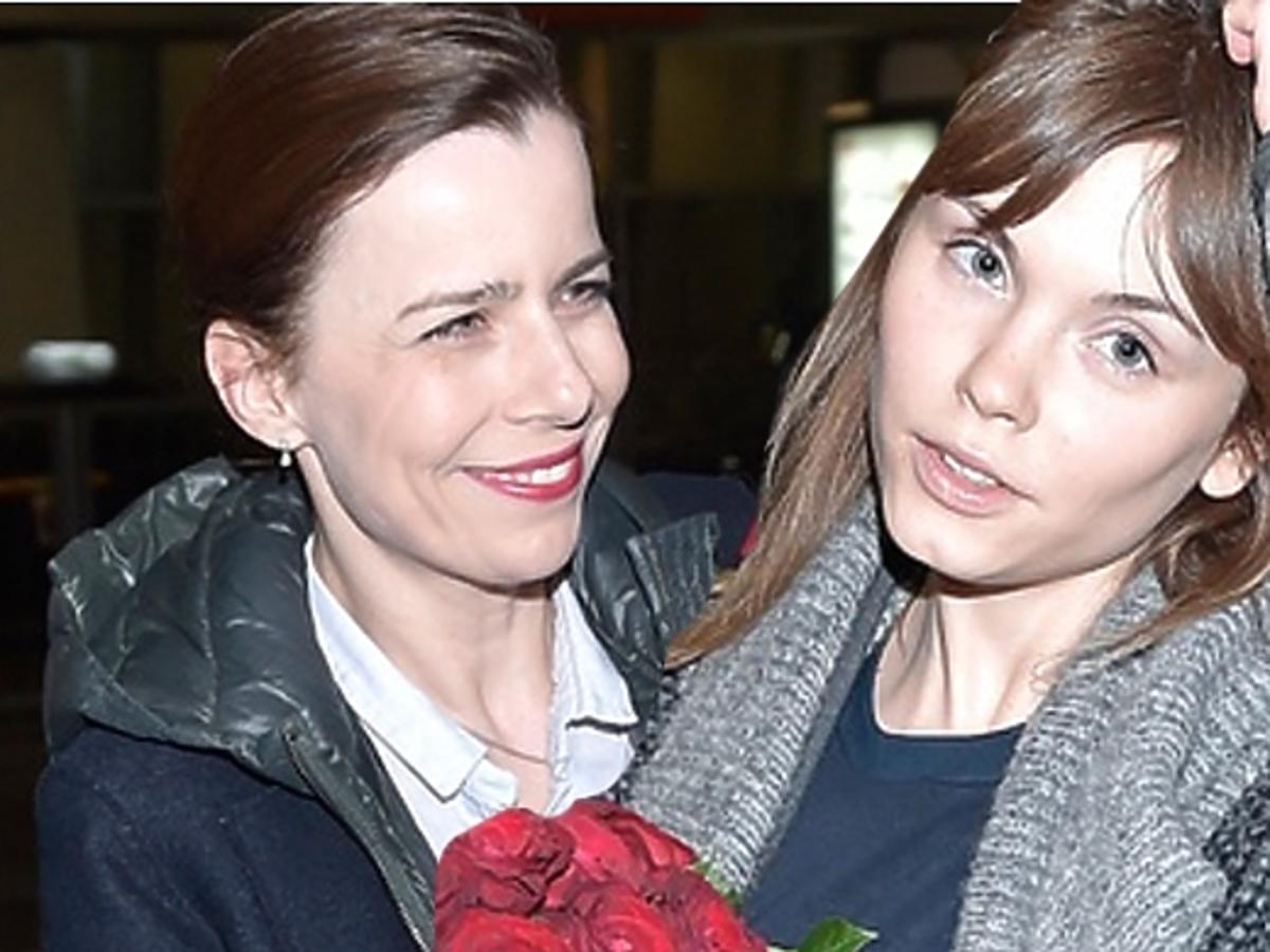 Agata Kulesza i Agata Trzebuchowska na lotnisku wraca z Oscarów