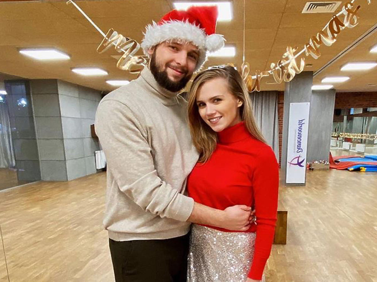 Agnieszka Kaczorowska w spódnicy z cekinami