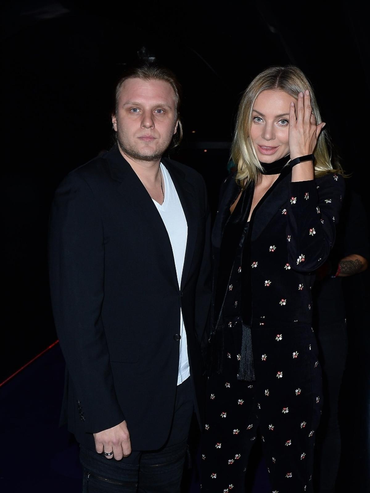 Agnieszka Woźniak Starak z mężem Piotrem na premierze filmu Botoks