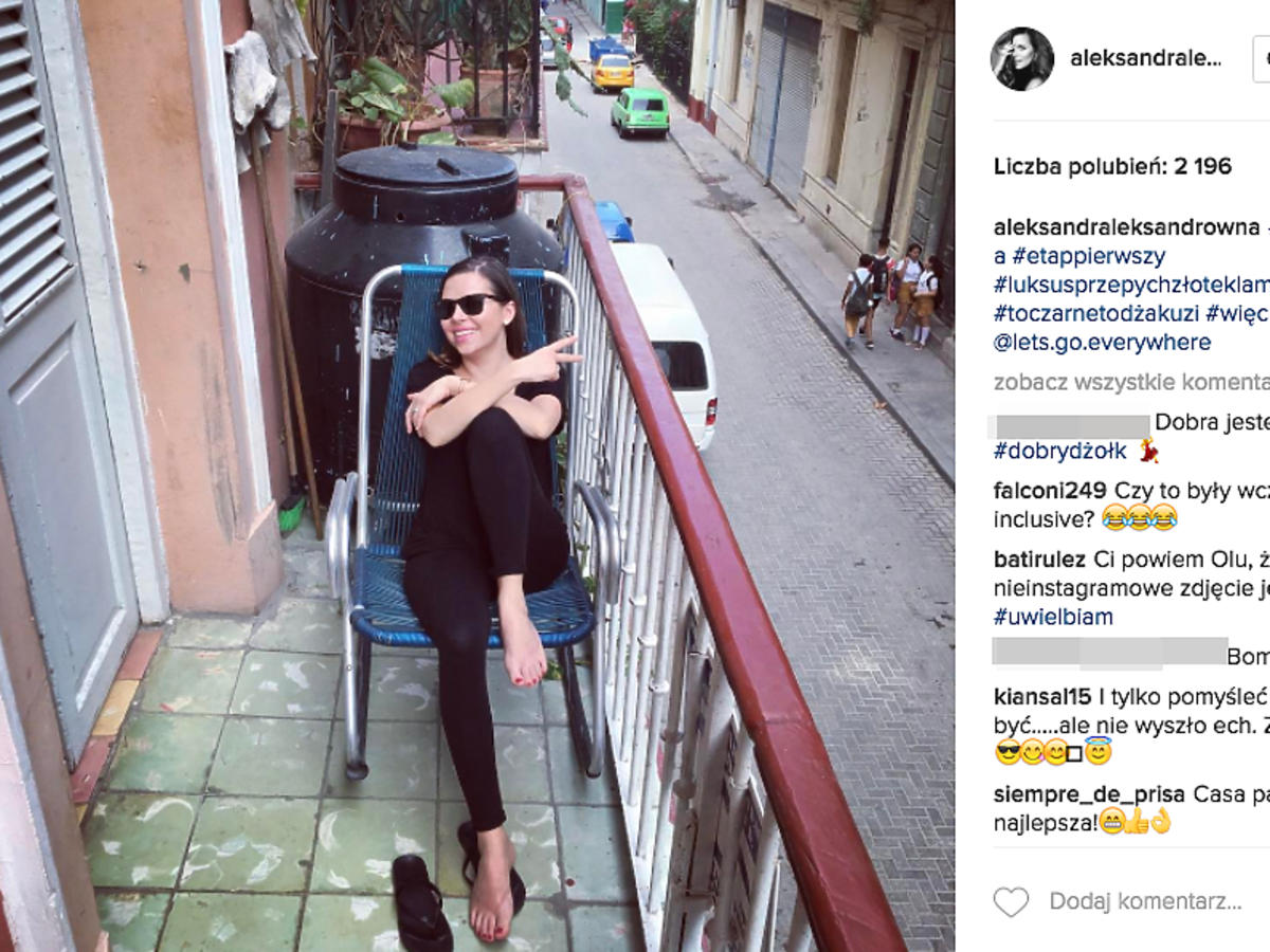Aleksandra Kwaśniewska na leżaku