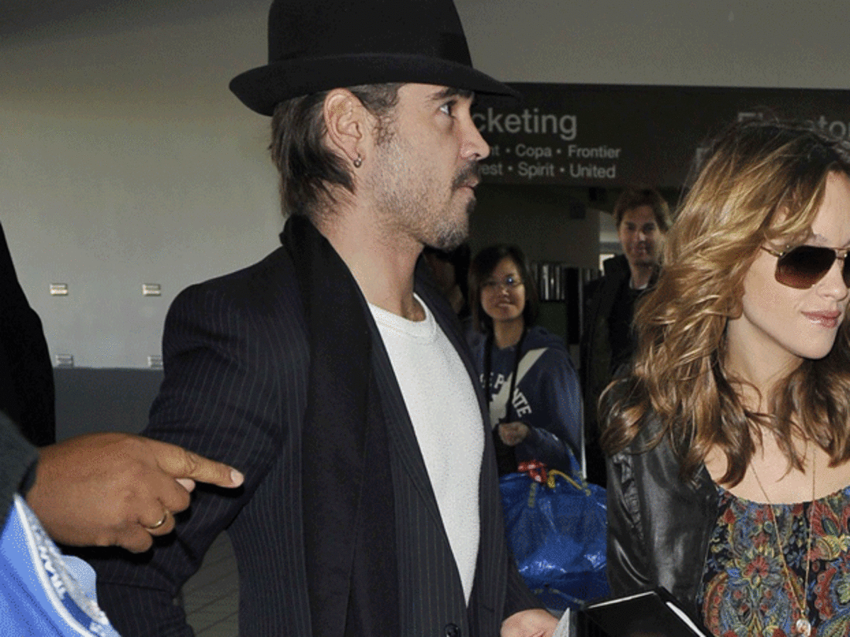 Alicja Bachleda-Curuś, Colin Farrell na lotnisku w USA