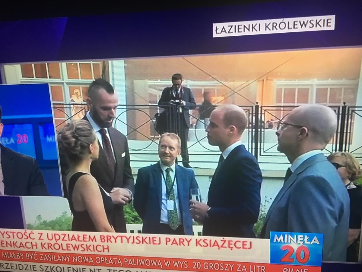 Alicja Bachleda-Curuś i Marcin Gortat rozmawiają z księciem Williamem w Warszawie 