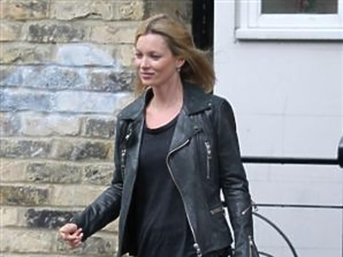 allONS_0XPOSURE_KATE_MOSS-1.jpg