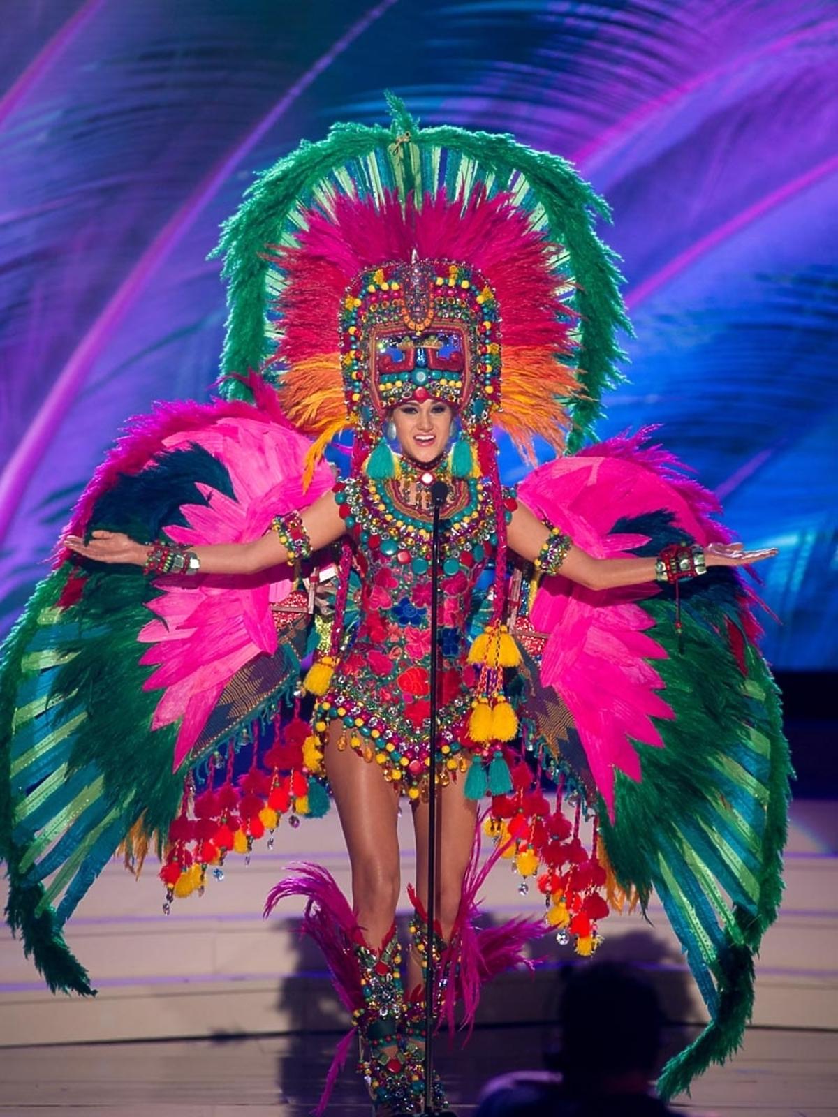 Ana Montúfar Urrutia - Miss Gwatemali na Miss Universe 2015 w stroju narodowym