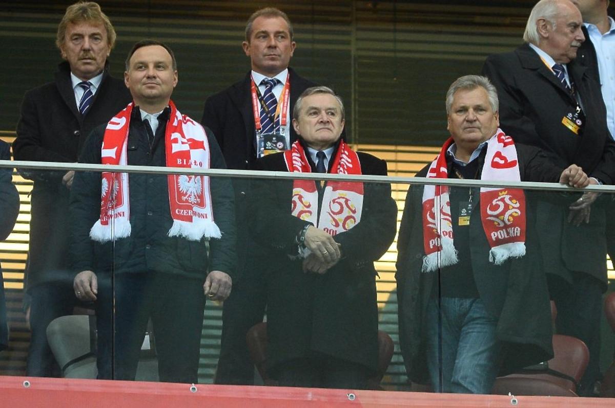 Andrzej Duda i Aleksander Kwaśniewski na meczu Polska Armenia