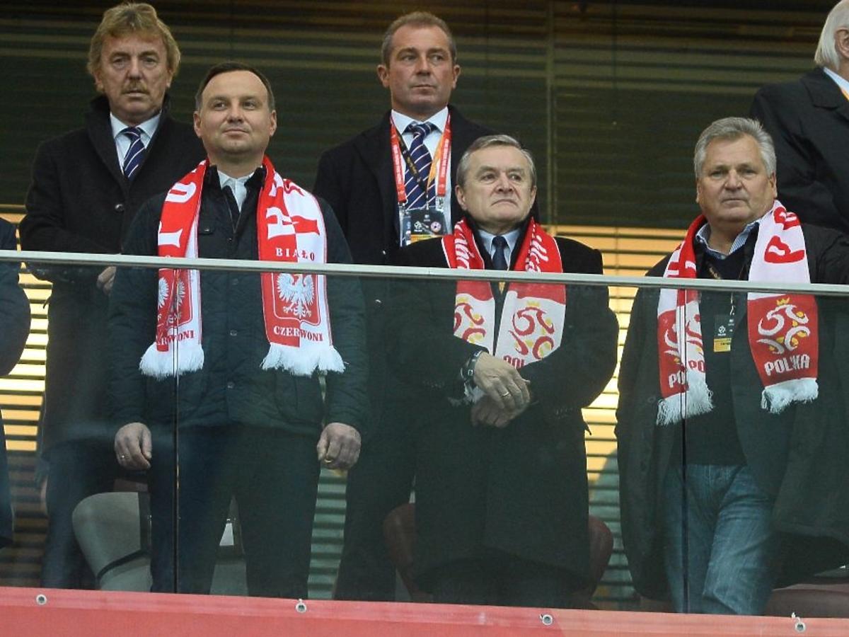 Andrzej Duda i Aleksander Kwaśniewski na meczu Polska Armenia