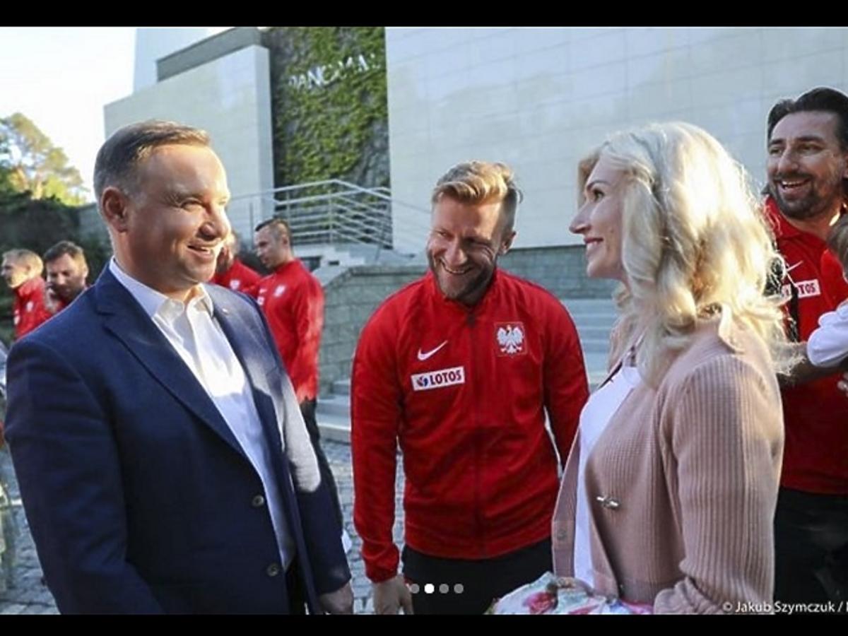 Andrzej Duda, piłkarze Jurata, Kuba Błaszczykowski z żoną