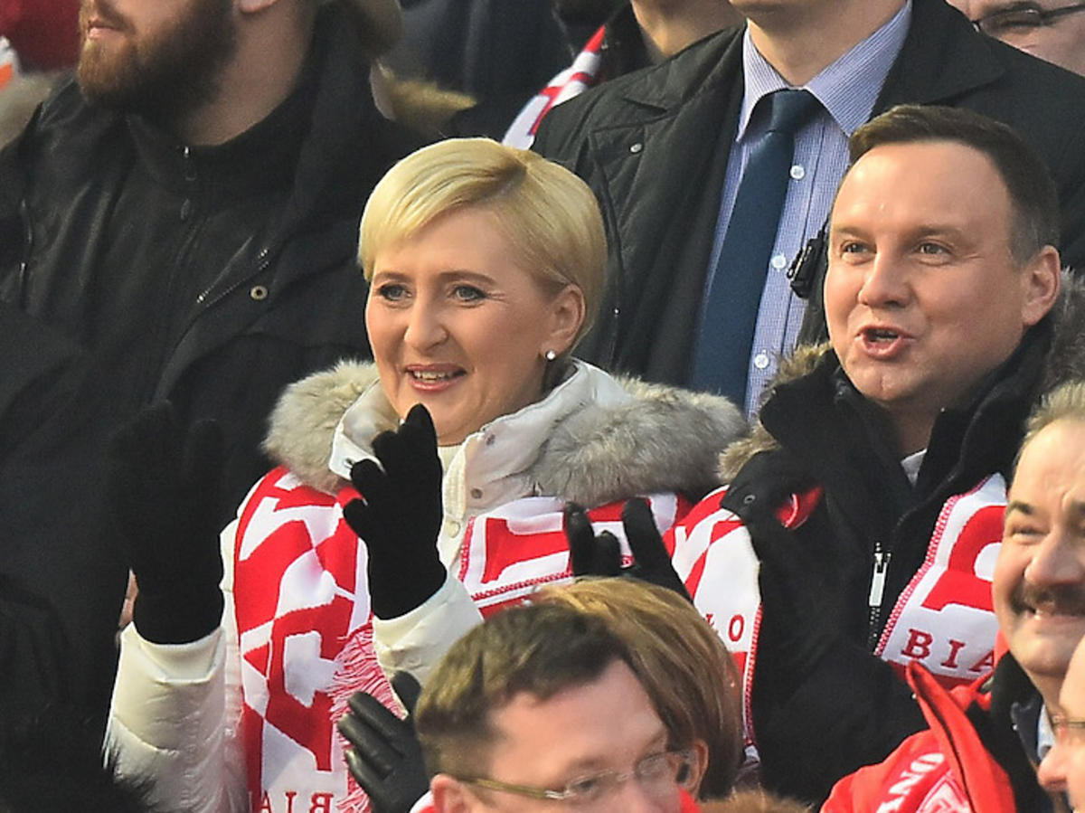 Andrzej Duda z Agatą Dudą w Zakopanem na konkursie skoków narciarskich
