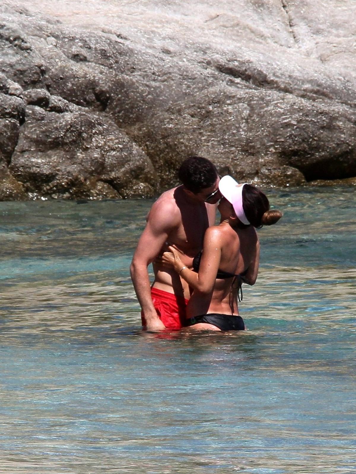 Anna i Robert Lewandowscy przyłapani na plaży w Grecji