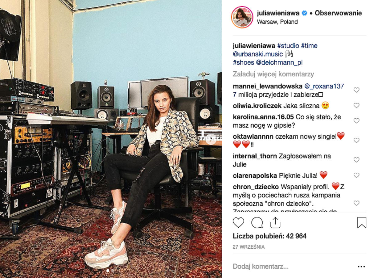 Anna Lewandowska i Julia Wieniawa w podobnych butach
