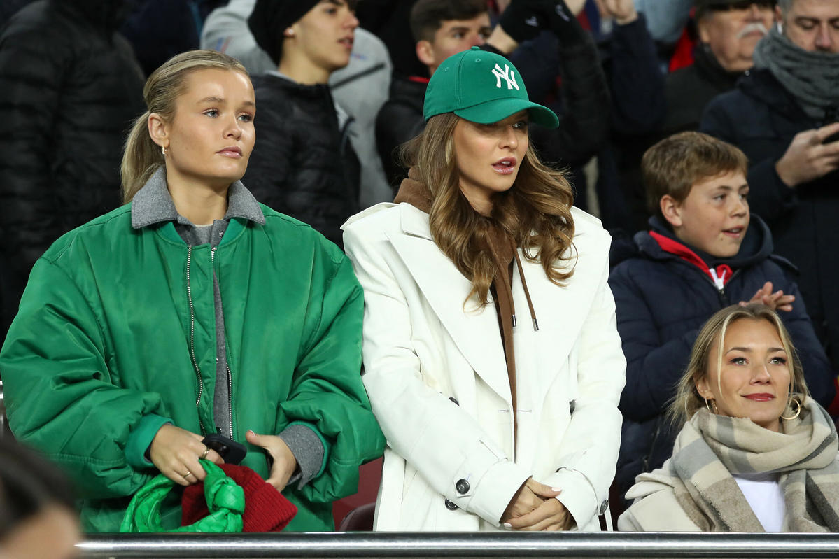 Anna Lewandowska, Mikky Kiemeney