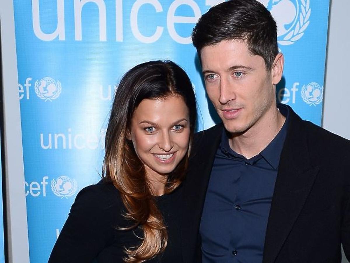 Anna Lewandowska w ciemnych włosach