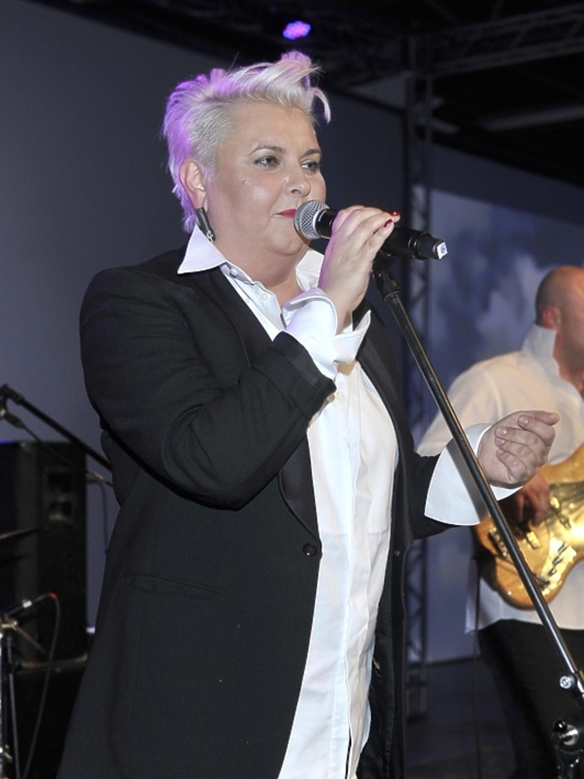 Anna Męczyńska na pokazie Łukasza Jemioła wiosna/lato 2013