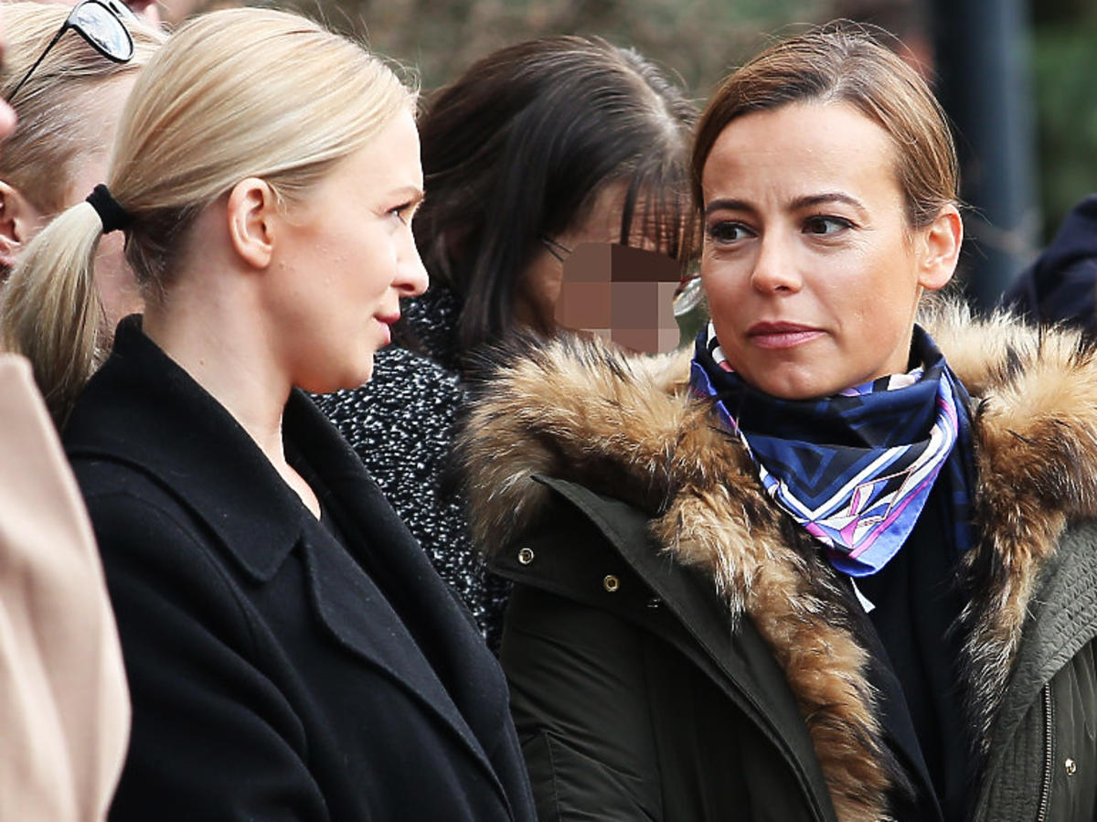 Anna Mucha i Basia Kurdej-Szatan na pogrzebie Pawła Królikowskiego