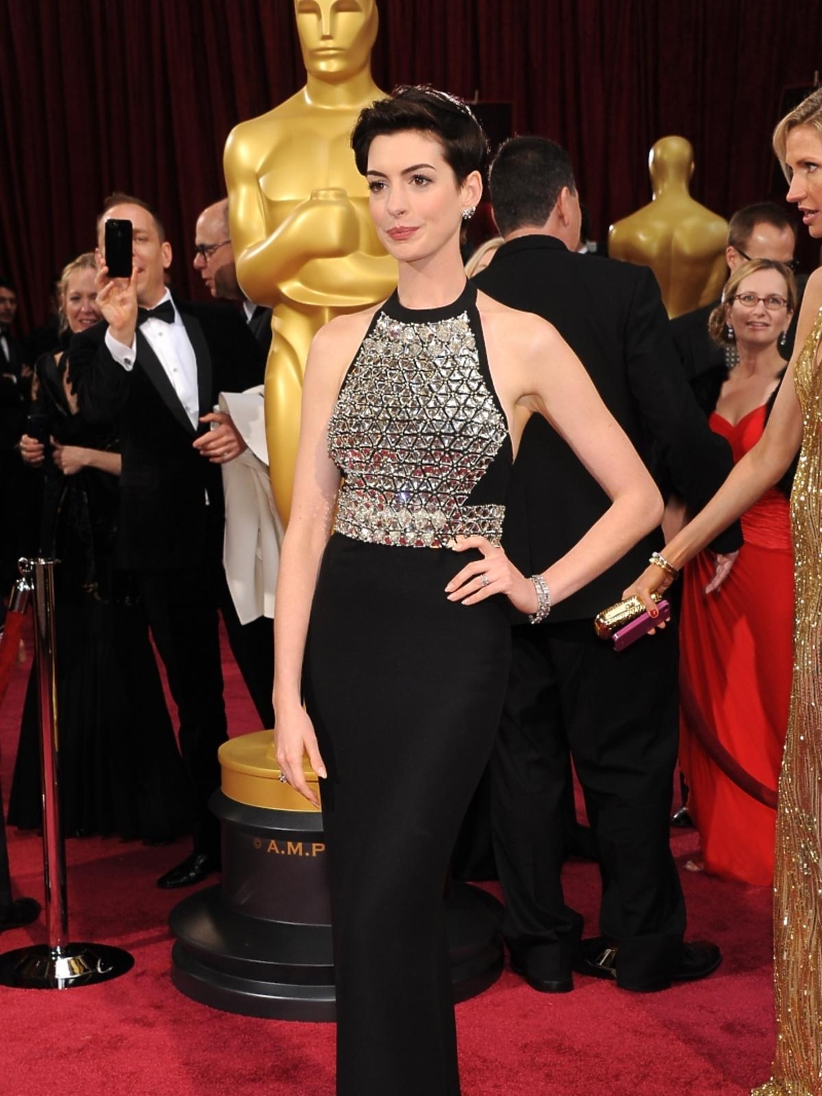 Anne Hathaway na rozdaniu Oscarów 2014