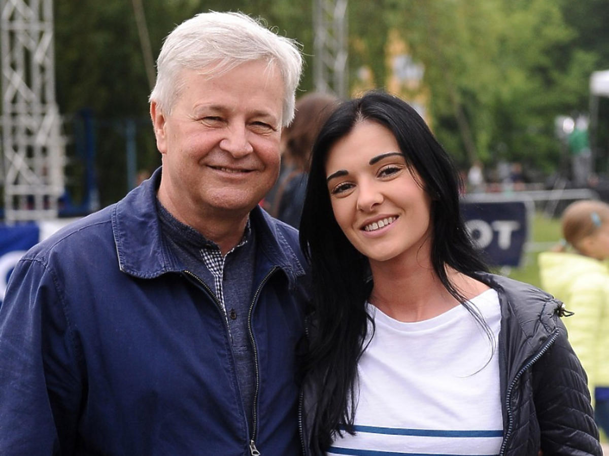 Apoloniusz Tajner z partnerką, Izabelą Podolec