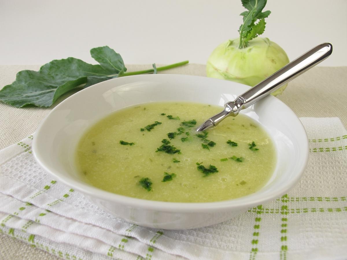 Aromatyczna zupa krem z kalarepy - przepis