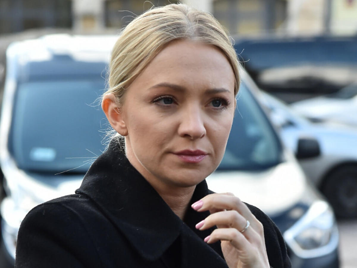 Basia Kurdej-Szatan na pogrzebie Pawła Królikowskiego