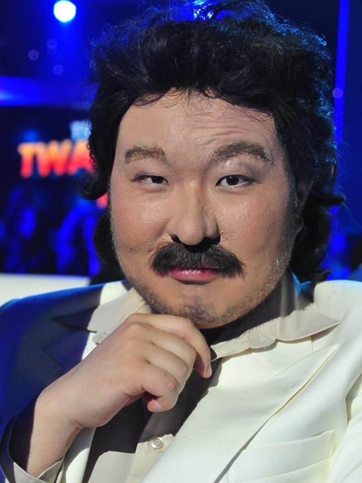 Bilguun Ariunbaatar jako Krzysztof Krawczyk