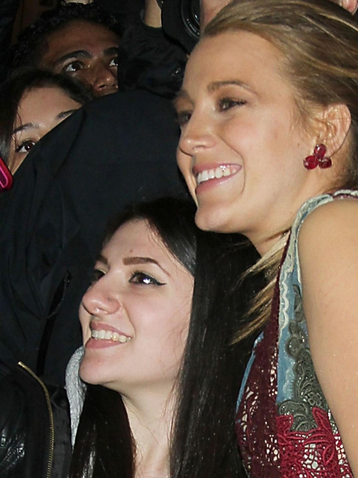 Blake Lively w krótkiej sukience