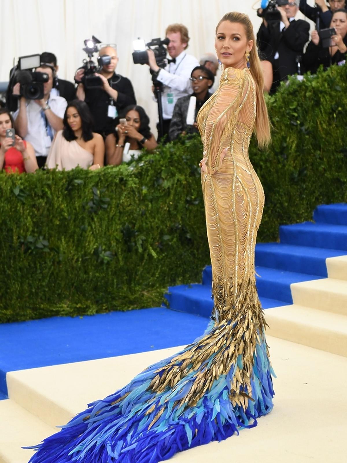 Blake Lively w Versace gown na MET Gala
