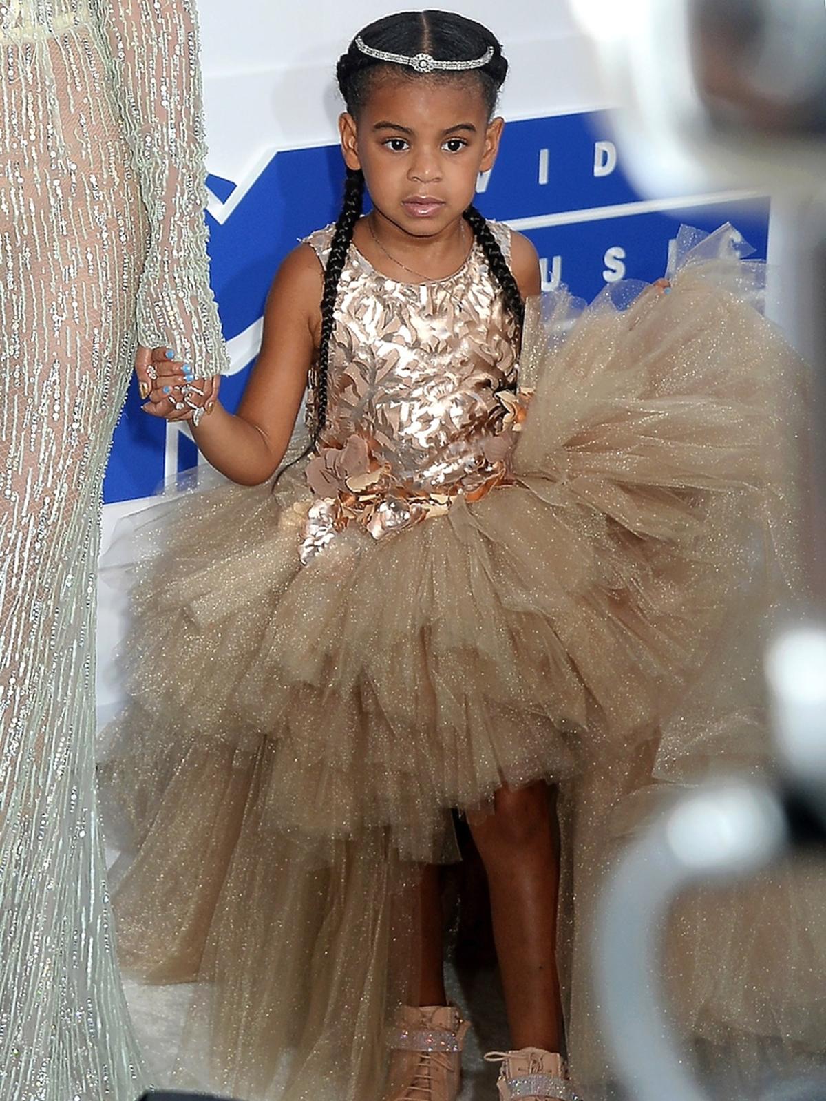 Blue Ivy w tiulowej pudrowej sukni