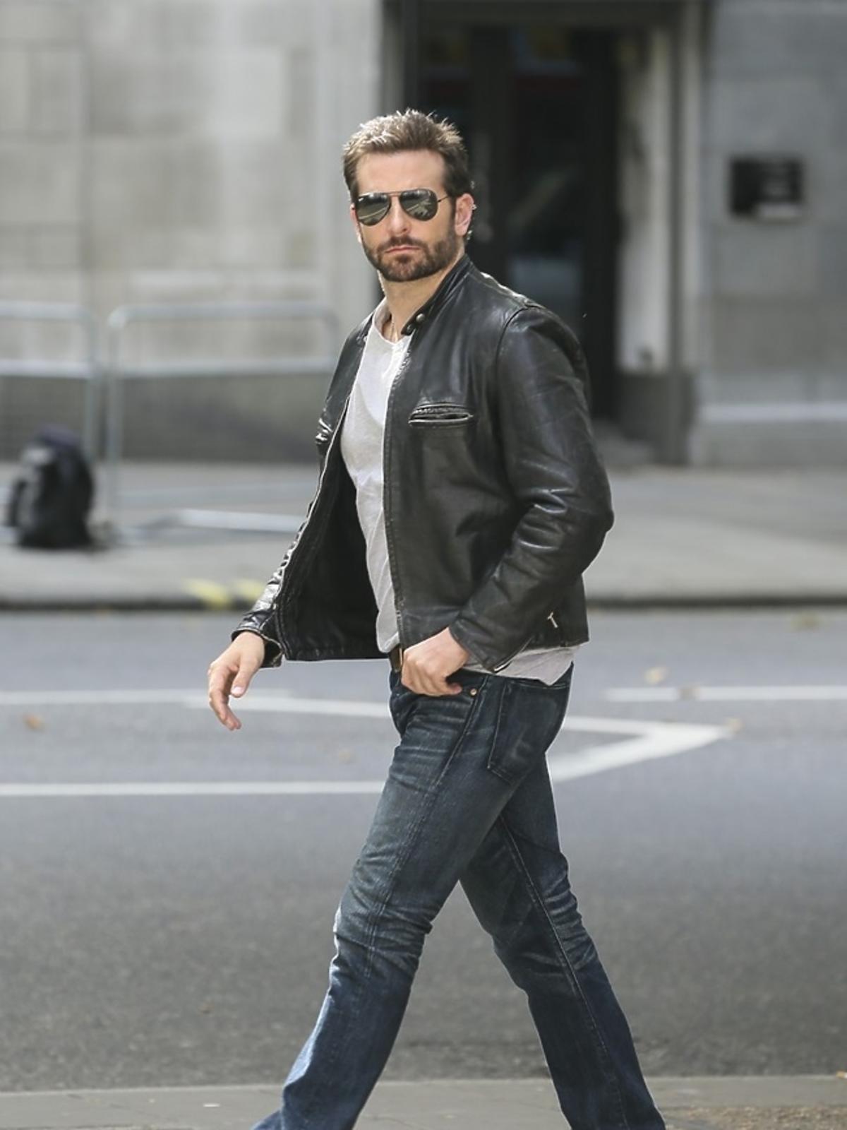 Bradley Cooper w skórzanej kurtce