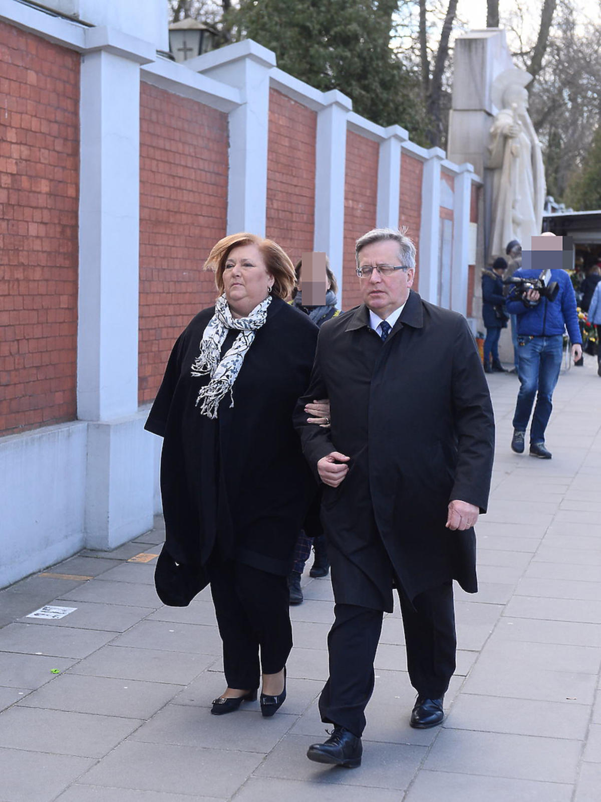 Bronisław Komorowski w płaszczu