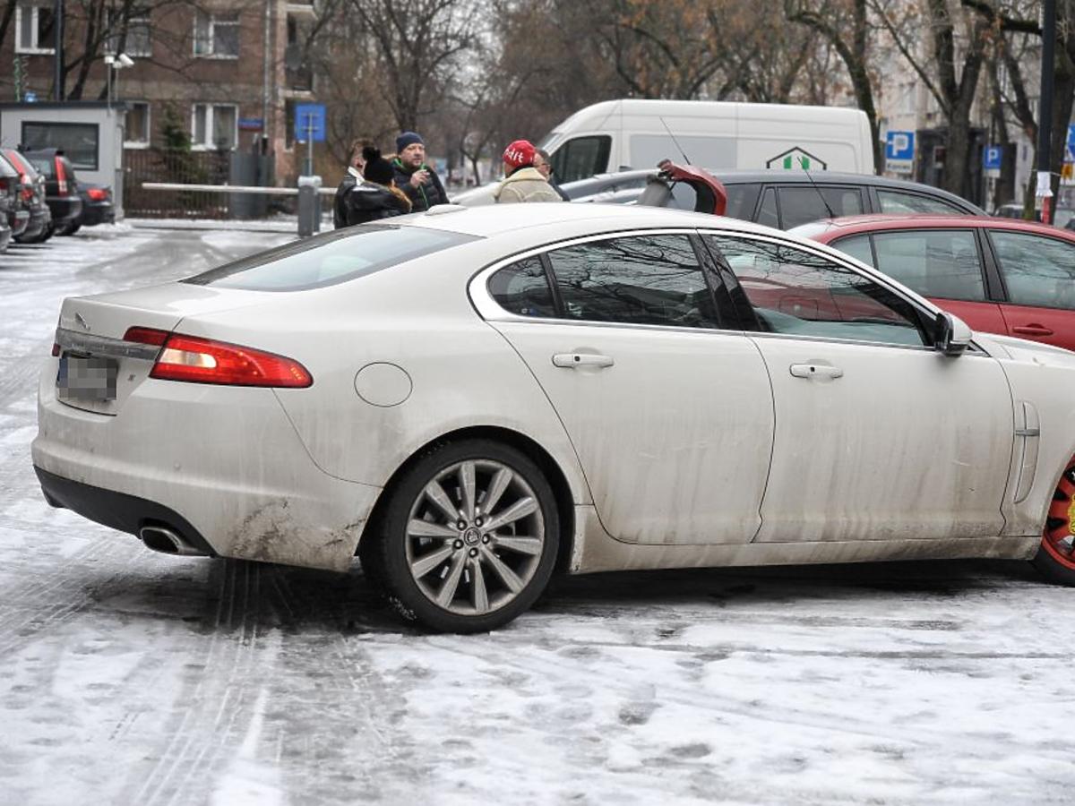 Brudny samochód Kingi Rusin