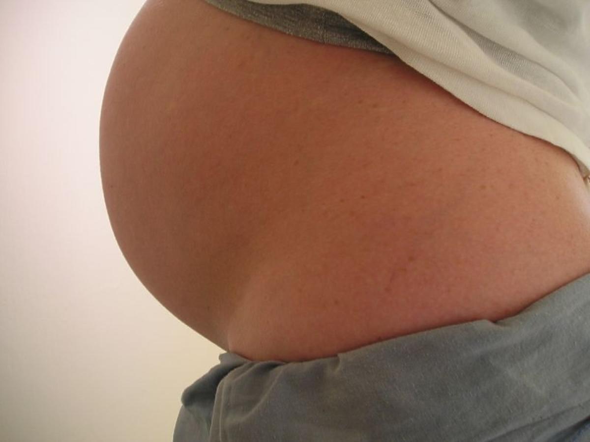 brzuch kobiety w ciąży